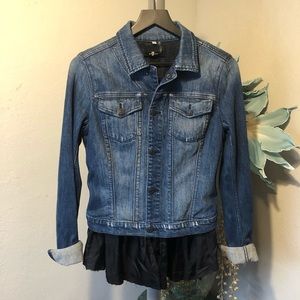🎁7 for all Mankind Denim Jacket Size Medium with ruffle hem